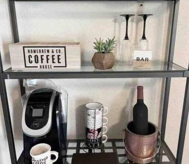 Manvel House | Quiet, Cozy Guesthouse with privacy