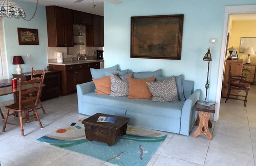Palma Sola House | Quiet cozy home near Anna Maria Island, Robinson Preserve, Desoto Nt’l Monument