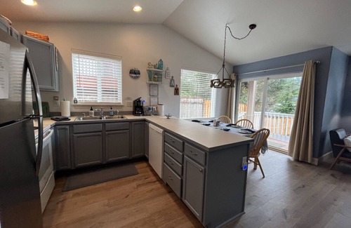 Cohassett Beach House | Quiet, cozy house in Westport near the beaches, downtown, fishing docks/marina.