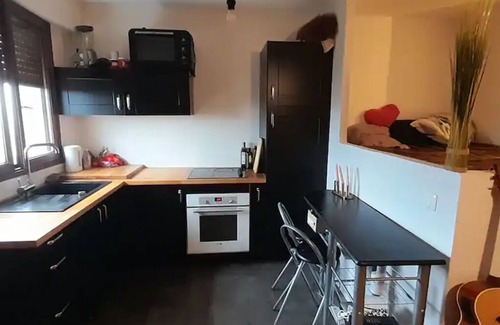 Bagnolet Apartment | Quiet, cozy nest opposite a park, close to public transport.