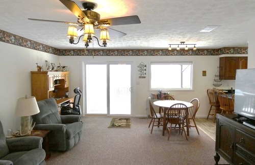 Paoli Cabin | Quiet, Cozy Paoli Cabin Overlooking a Nice Pond