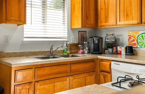 Chico House | Quiet & Cozy Private Home Perfect for Relaxation