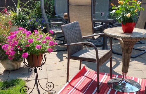 Southeast Edmonton House | Quiet crescent, cozy suite, easy road/bus access, TV, cable, Internet