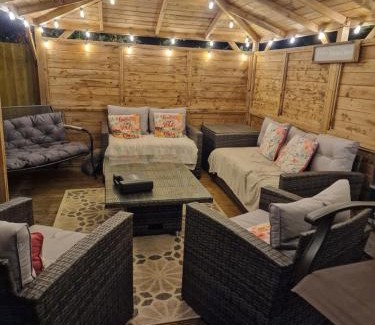 Rushden House | Quiet cul de sac Rushden