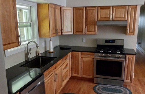 Green Lake Cottage | Quiet cul-de-sac walk to lake/bike to town