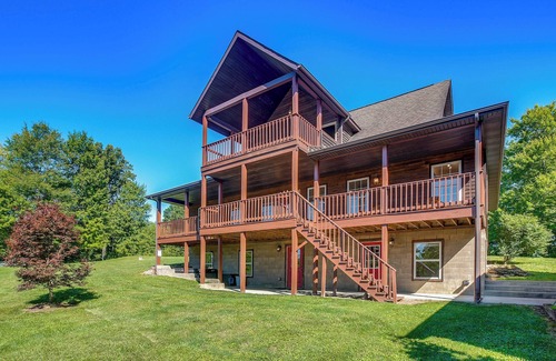 Hamden Cabin | Quiet Family Cabin in Hamden: Hot Tub + Game Room!
