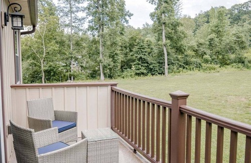 Narvon House | Quiet Family Home - Firepit- Barn for Animals