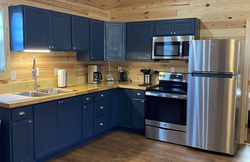 Groveoak Cottage | Quiet fishing cottage with lake view. 2 BR/2BA “come catch some memories”