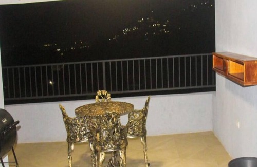 Havendale Apartment | Quiet, gated, and centrally located modern apartment with scenic mountain views.