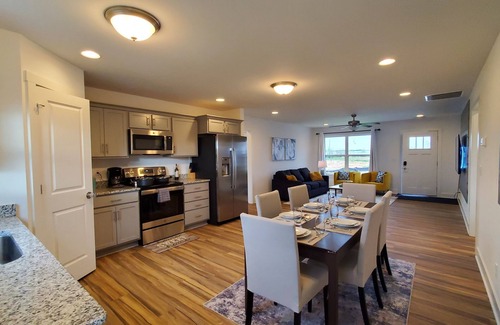 Jeffersonville House | 💥 Quiet Getaway - Minutes to Expo Center 💥