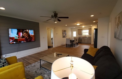Jeffersonville House | 💥 Quiet Getaway - Minutes to Expo Center 💥