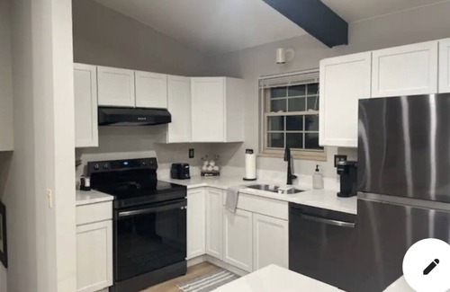Beckett Ridge House | Quiet, great area perfect for business or family