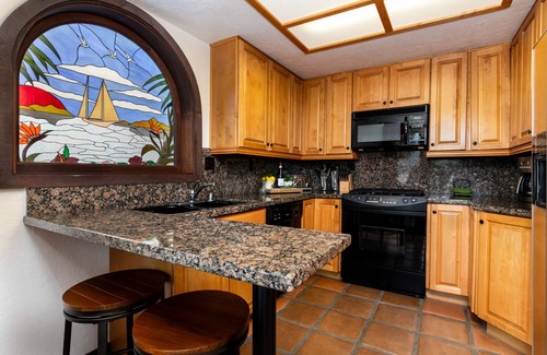 Somis House | Quiet Guesthouse on Avocado Orchard - Pool+Hot Tub