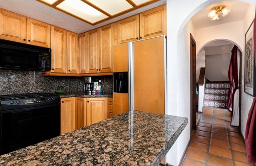 Somis House | Quiet Guesthouse on Avocado Orchard - Pool+Hot Tub