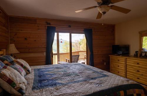 Topton Villa | Quiet Haven Mountain Top Cabin - 3 Bedroom Cabin with Breathtaking Views