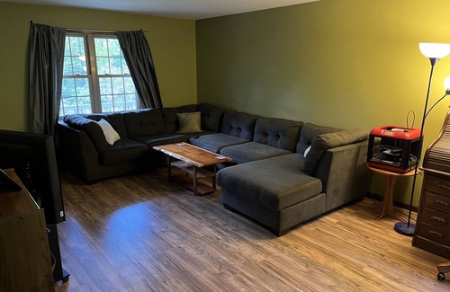 Fleming House | Quiet Hilltop Manor Minutes from PSU/Airport