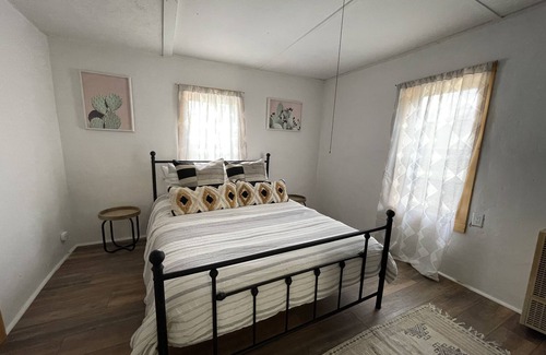 Valdez House | Quiet Home in Arroyo Seco