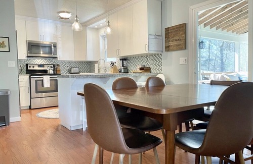 Oxford House | Quiet Home in the Woods, Minutes to Campus with a Gorgeous Back Porch!