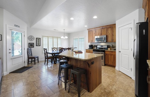 La Verkin House | Quiet Home Near Zion - Wifi - Self Checkin/Out - Outdoor Fire Pit & Grill