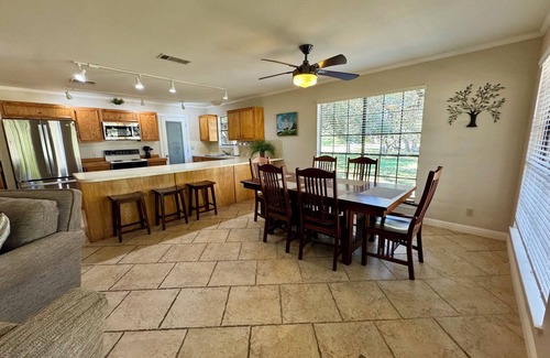 Horseshoe Bay House | Quiet House in Horseshoe Bay - Boat Friendly Parking