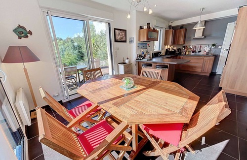 Jullouville House | Quiet house, near tennis, 3 bedrooms, terrace, Wi-Fi, parking