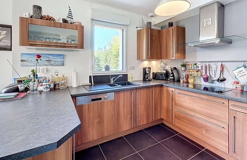Jullouville House | Quiet house, near tennis, 3 bedrooms, terrace, Wi-Fi, parking