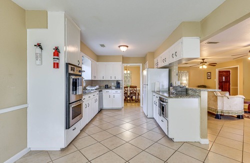 Central Southwest House | Quiet Houston Home w/Porch - Near Park & Trails!