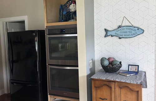 Twin Lake Cottage | Quiet lake house on private all-sports Clear Lake, perfect for families.