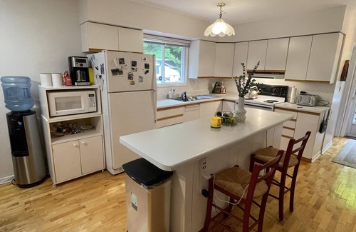 Frontenac Cottage | Quiet Lakefront Cottage W/4 Bedrooms