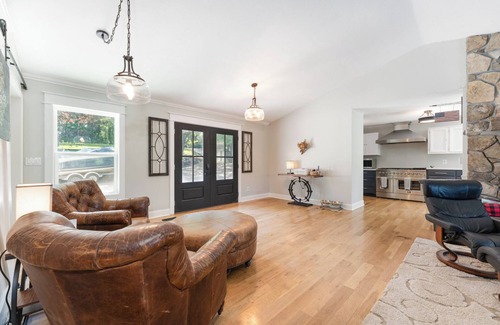 Blairsville House | Quiet Lakefront. HUGE 5/3. Deep Water. Pontoon boat available.