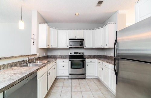 Johns Island House | Quiet Lakeside Escape - Just miles from Historic Downtown Charleston!