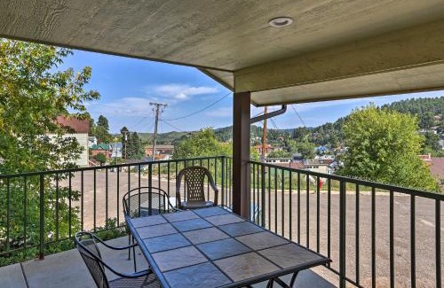 Deadwood Apartment | Quiet Lead Condo with Balcony - 5 Mi to Ski Lifts!