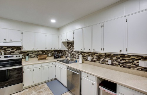 Lucas House | Quiet Living Near Barren River Lake: Spacious Home