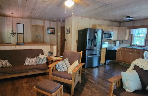 Mountain Rest House | Quiet Mountain lake cabin, surrounded by trees with lake access, close to river!