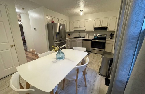 Weaverville Apartment | Quiet mountain retreat convenient to hiking and Asheville