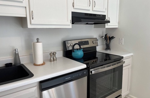 Weaverville Apartment | Quiet mountain retreat convenient to hiking and Asheville