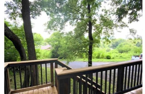 Knoxville Cottage | Quiet Mountain-side Cottage 20 min from downtown