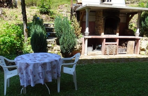 Cohennoz Ski Chalet | Quiet Nature Retreat: Spacious 3-Bedroom Chalet for 10 with Fireplace, Garden & Mountain Views