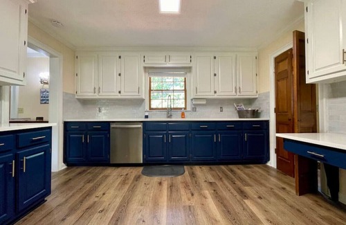 Buford House | Quiet neighborhood, complementry lake access