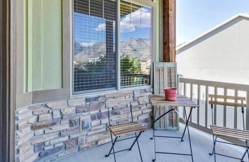 Highland House | Quiet Neighborhood|Right off Timpanogos Hwy