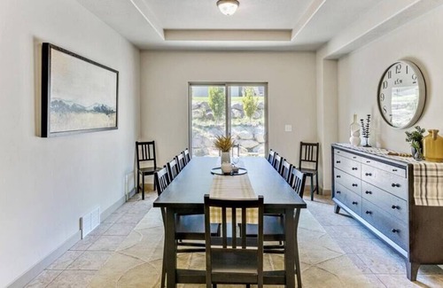 Highland House | Quiet Neighborhood|Right off Timpanogos Hwy