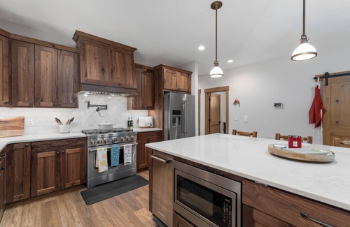 Pateros House | Quiet New Home on Methow River secluded! Near Golf, Trails and Winery’s