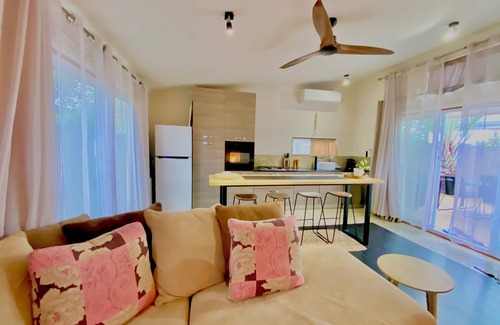 Kalbarri House | Quiet Oasis, Walk to the Beach and cafes. Stylish and Modern