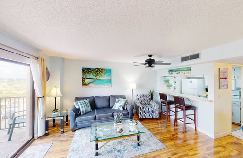 Flagler Beach Condo | Quiet oceanfront condo with inter coastal water view. Pet friendly under 30 lbs