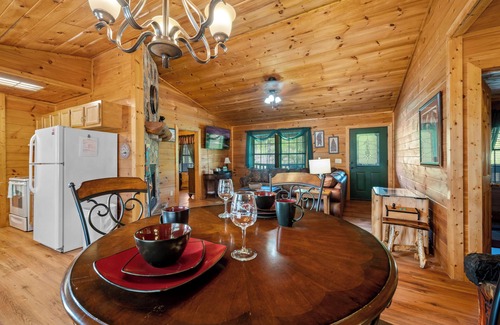 Sevierville Cabin | Quiet One-Level Cabin, Hot Tub, Fire Pit, WiFi, 8 Miles to Parkway