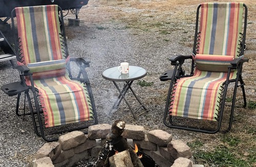 Gracey RV Rental | Quiet, outdoor country camping experience, nPet friendly with no extra fee!