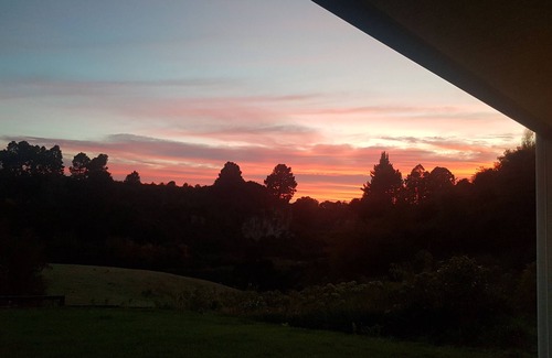 Taupo Cottage | Quiet, peaceful hideaway by the Waikato river.
