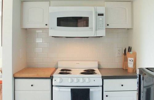 Phinney Ridge Apartment | Quiet Phinney Ridge gem with view of Olympic Mountains and dedicated workspace