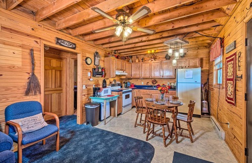 Burkesville Cabin | Quiet & Private Cabin ~ 5 Mi to Dale Hollow Lake!