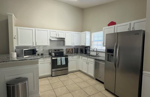 Paw Creek House | Quiet, Private Charlotte Getaway. Close to Everything!